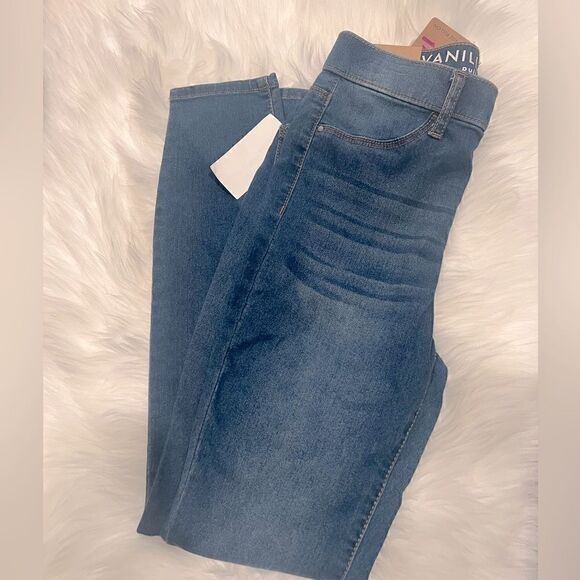VANILLA STAR
Juniors' High Rise Pull On Skinny Jeans size XS - Picture 5 of 5